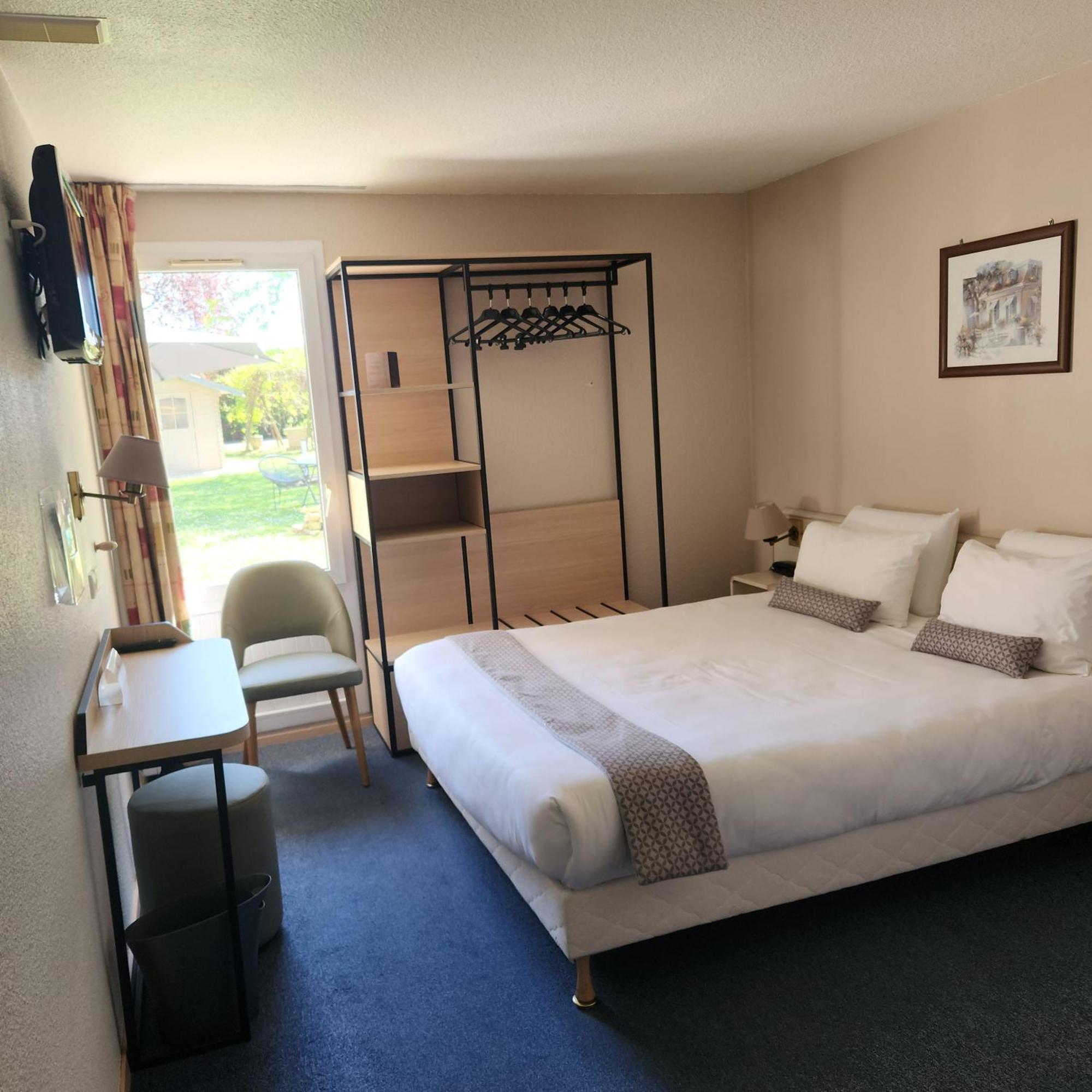 Hotel Nell Saint-Marcel  Екстериор снимка